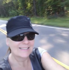 Meet your Posher, Laurie